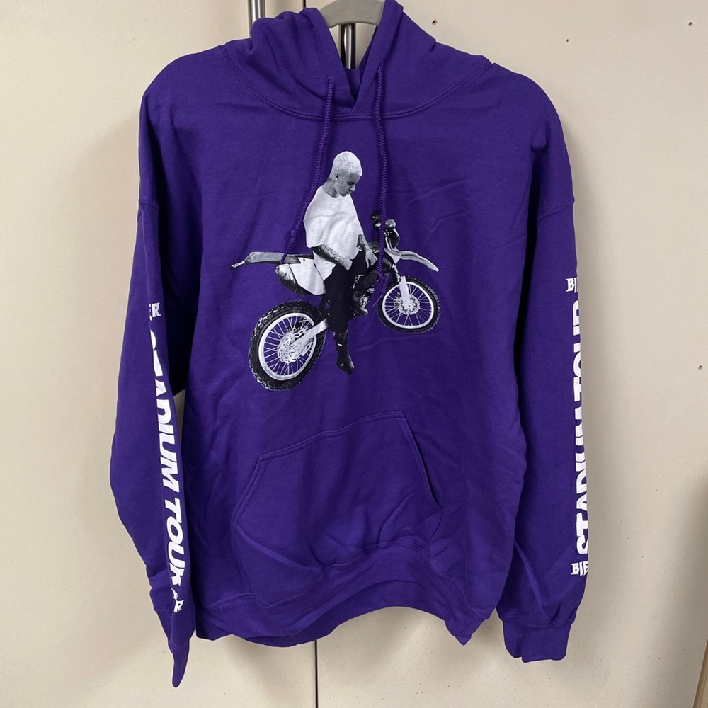JUSTIN BIEBER WORLD TOUR STADIUM TOUR SWEATSHIRT PURPLE WOMENS HOODIE LARGE NEW